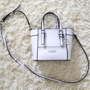 Guess Bucket Bag